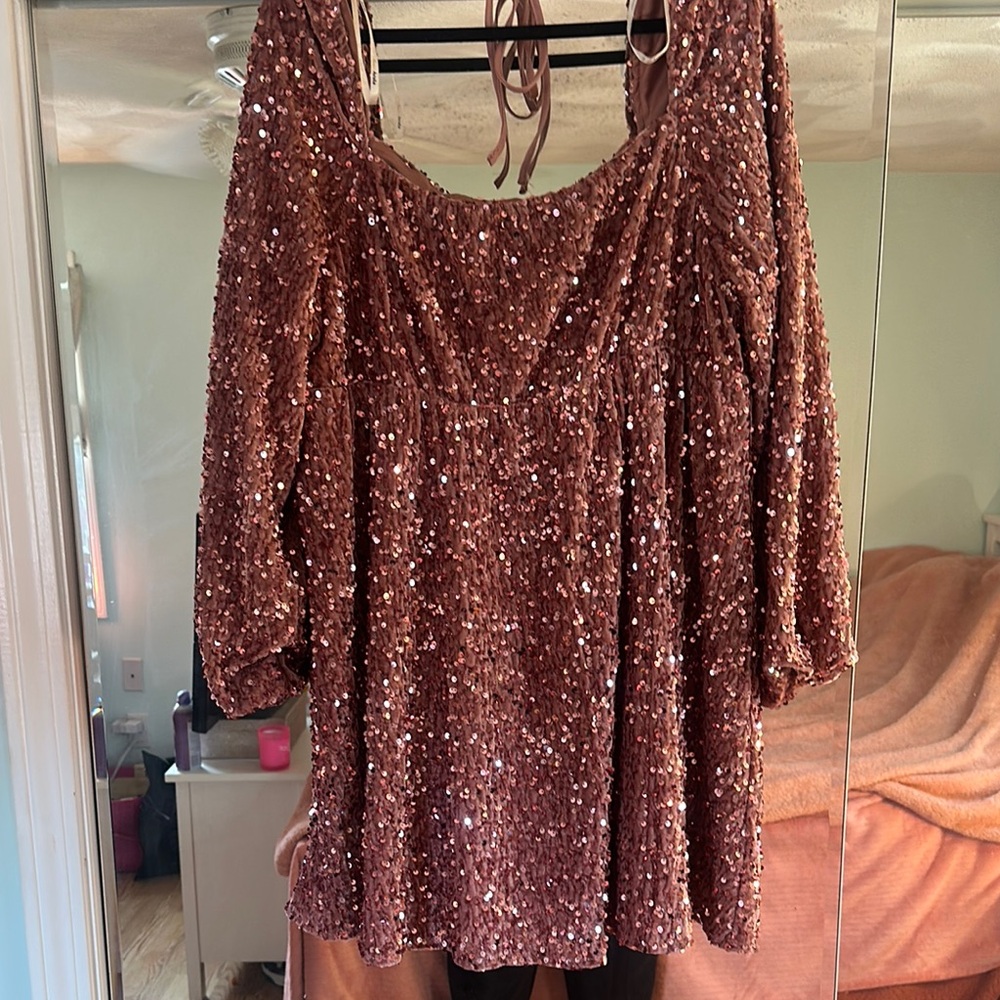 Arula NWOT Sparkling Sequin Mini Dress